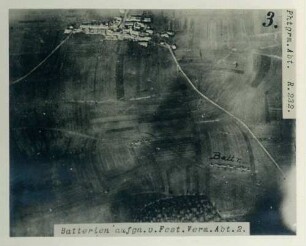 Foto von Batterie-Deckungen für schwere Artillerie (Luftbild)