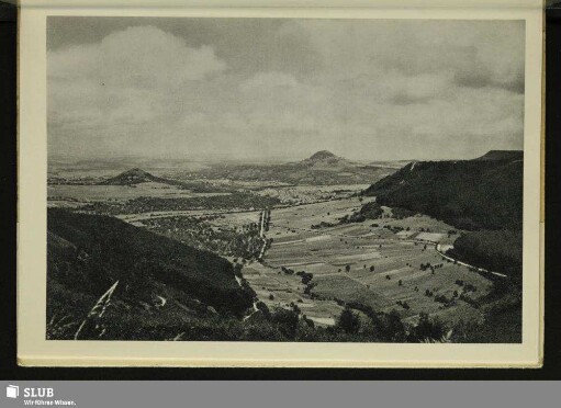 Blick von der Schwäbischen Alb auf Pfullingen und die Achalm