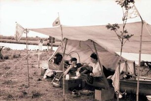 Worpswede: Picknick im Bootszelt