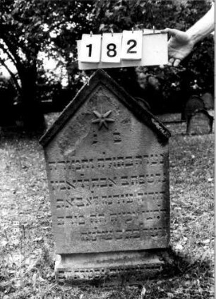 Grabstein 182