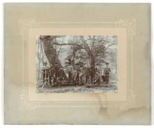 Gruppenbild mit Waldarbeitern