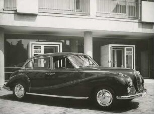 BMW Oberklassewagen "502-3,2" und "502-3,2 Super" von Peter Szymanowski