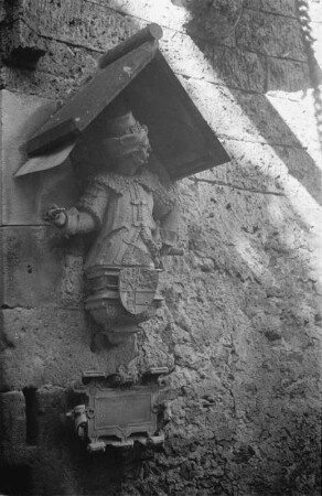 Torfigur, Schloss Lichtenstein : Rechte Torfigur am Schloss Lichtenstein