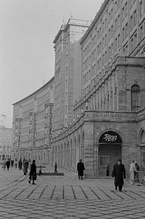 Blick auf den Ringbau mit Ringcafé am Rossplatz in Leipzig