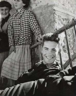 Spanischer Fischerjunge auf Ibiza, etwa 1955. Fröhlichkeit