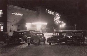 Schillerplatz : Dresden-Blasewitz, Schillerplatz, HO Milchbar im Winter bei Nacht