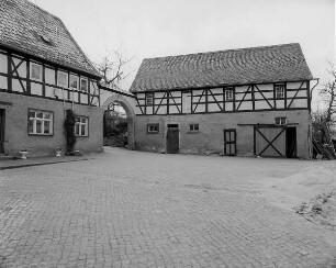 Erlbach-Kirchberg, Vierseithof, 2. H. 18. Jh./1807