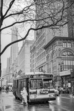 MTA (Metropolitan Transportation Authority), 5th Avenue, Manhattan, New York City, 2018