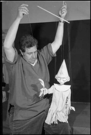 Lörrach: Karl-Hans Bachmann mit Marionetten-Geist