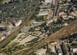 Blick über Eisenbahnanlagen, Bürgerstraße, Liststraße, Großenhainer Straße, Kleingartenanlage und Fritz-Reuter-Straße