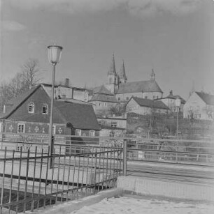 Berge und Schirgiswalde : Schirgiswalde. Ortsansicht mit Stadtkirche St. Mariä Himmelfahrt