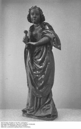ehem. Ritterstiftskirche; Figur der hl. Katharina, Vorderseite