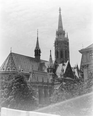 Budapest, Matthiaskirche : Budapest. Matthiaskirche oder Krönungskirche (Umbau 1873-1896; Frigyes Schulek).