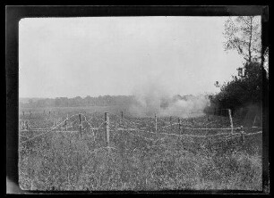 Granateinschläge bei der Stellung des 1. Infanterie-Regiments bei Maricourt (Somme) (Dep. Somme, Frankreich)