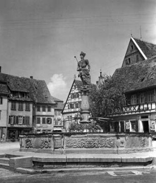 Marktbrunnen (Graf-Albrecht-Brunnen) : Marktbrunnen (Graf-Albrecht-Brunnen). Stein (1554). Öhringen, Marktplatz