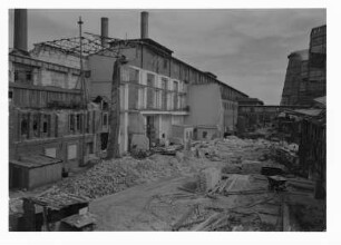 Industrie-Kraftwerk. Zerstörtes Maschinenhaus : Lauta (Niederlausitz). Industrie-Kraftwerk. Zerstörtes Maschinenhaus