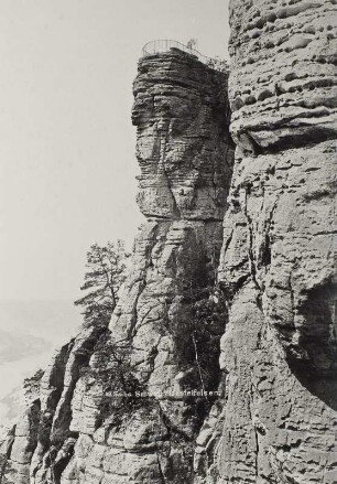 Sächs. Schweiz. Basteifelsen : Sächsische Schweiz, Blick zur Aussichtsplattform des Basteifelsen