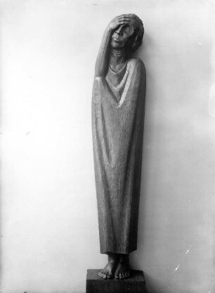 Fries der Lauschenden. Der Begnadete. Eichenholz, geschnitzt; H. 110,5 cm (1935; E. Barlach)