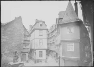 Frankfurt am Main, Fünffingerplätzchen : Frankfurt am Main. Fünffingerplätzchen. Blick zum Goldhutgäßchen mit Haus "Zur wilden Frau"