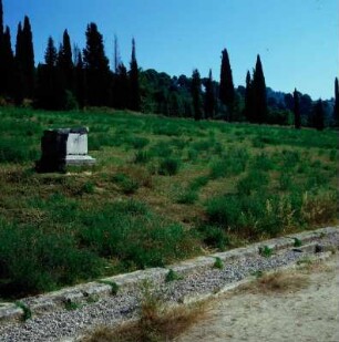 Olympia, Stadion, Nordseite, Demeter-Priesterin-Thron