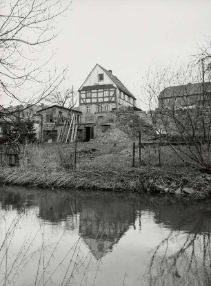 Medingen, Wohnhaus : Medingen (Kreis Kamenz), Wohnhaus (Anfang 19. Jahrhundert), Ottendorferstraße 14, Giebelansicht über die Große Röder