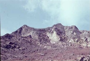 Sachsen, östlich von Kesselsdorf. Weinberg-Steinbruch. Unkersdorf-Potschappel-Formation. Feinplattig abgelagerter Porphyrit