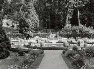 Rondell mit Springbrunnen
