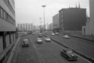 Köln: Nord-Süd-Fahrt, Schnellstraße, Tunneleinfahrt Nord am Theater
