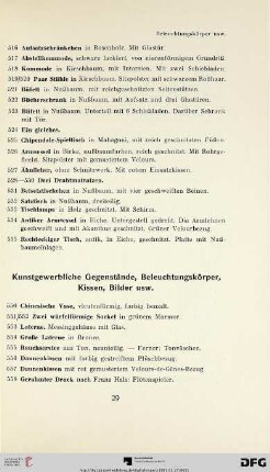 Kunstgewerbliche Gegenstände, Beleuchtungskörper, Kissen, Bilder usw. (Nr. 550-744)