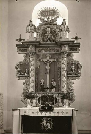 Altar aus der Kirche zu Dobra : Altar aus der Kirche zu Dobra. Holz, geschnitzt, gefaßt. Priestewitz-Lenz, Kirche