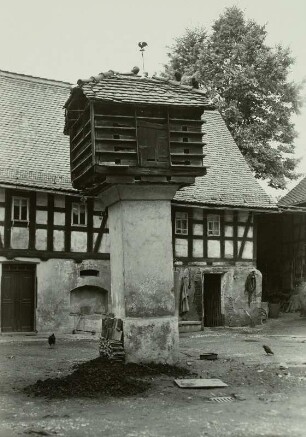 Langenbernsdorf, Nummer 79. Gehöft. Taubenhaus