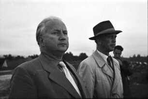 Istein: Verkehrsminister Seebohm und Oberbaurat Beck (Autobahnamt Freiburg)