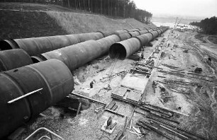 Geesthacht; Elbe: Unwetter zerstört Kraftwerk Geesthacht; auseinandergerissene Rohre