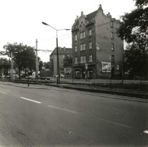 Cottbus, Straße der Jugend 123. Wohn-und Geschäftshaus (um 1905). Straßenansicht von Nordost