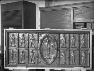 Antependium: Christus und die 12 Apostel