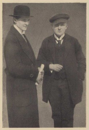 Fotografie von H. W. und einer weiteren Person