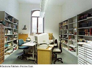 Sächsische Landesbibliothek - Staats- und Universitätsbibliothek Dresden. Außenstelle Deutsche Fotothek. 1. Obergeschoss. Dienstzimmer Referat Fachreferenten (Fachreferate Technikgeschichte und Regionalkunde Sachsen) : Dresden-Neustadt, Bautzner Straße 19. Sächsische Landesbibliothek - Staats- und Universitätsbibliothek Dresden. Außenstelle Deutsche Fotothek. 1. Obergeschoss. Dienstzimmer Referat Fachreferenten (Fachreferate Technikgeschichte und Regionalkunde Sachsen)