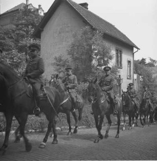 Saarbrücken, Berittene Polizei : Saarbrücken. Saarbrücksche Polizei zu Pferde