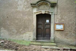 Kirche (?), westlicher Eingang, mit Stein Gera Nr. 1 (erste Hausnummer)