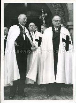 Konrad Adenauer wird Ehrenritter des Deutschen Ordens
