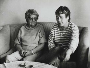 Elfriede Brüning mit ihrer Tochter Christiane