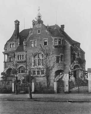 Villa Lossow / Haus Hubertus