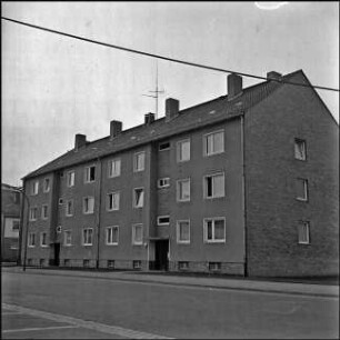 Hölty-Platz Nr. 1 u. 2