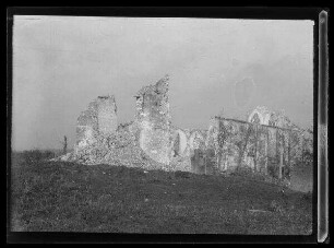 Kirchenruine in Givenchy-en-Gohelle (Dep. Pas-de-Calais, Frankreich)