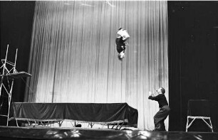 Wintergarten: Cordon & Lester; Trampolinakt