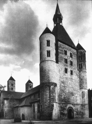 Freckenhorst, Stiftskirche St. Bonifatius, Äußeres von Nordwesten