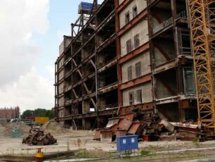 Abriss des Palastes der Republik, ehemals Sitz der DDR-Volkskammer