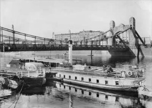 Breslau, Hängebrücke : Breslau (Wroclaw/Polen). Raddampfer "Breslau" an der Hängebrücke über die Oder