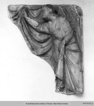 Reliefs eines Heiligengrabmals : Vorhanghaltender Engel rechts