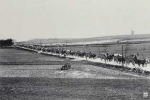 Pferdewagenkolonne auf dem Heimweg nach Velten